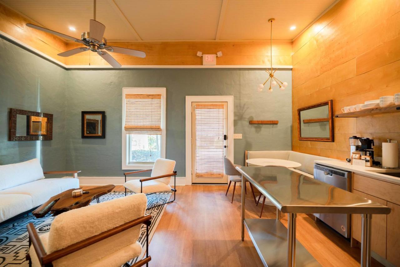 Downtown Fairhope Studio Экстерьер фото